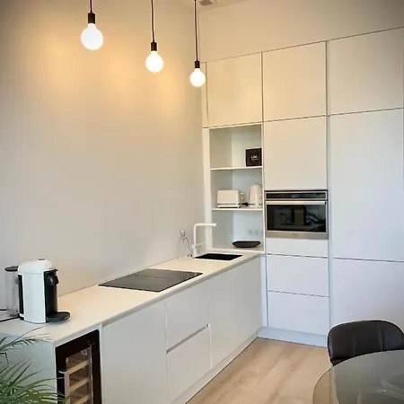 Apartman Viewing The Park, Amazing Decorated Separate Bedroom *
