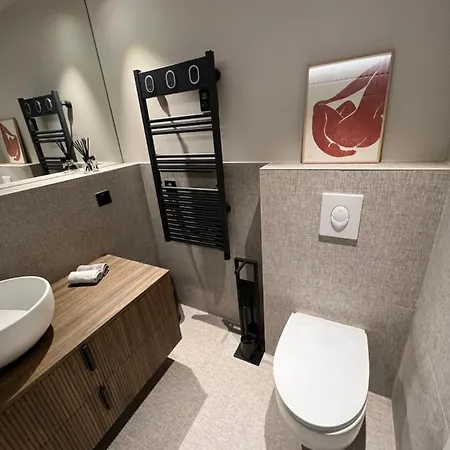 Viewing The Park, Amazing Decorated Separate Bedroom * Nizza